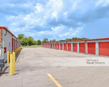 Storage Units for Rent available at 211 Maddox-Simpson Pkwy, Lebanon, TN 37090