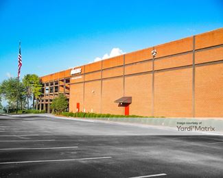Photo 2 of iStorage - 2400 John Hawkins Pkwy, Hoover, AL
