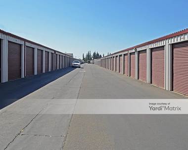 Storage Units for Rent available at 2633 West Shaw Avenue, Fresno, CA 93711