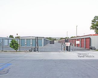 Photo 4 of Lock-Up II, The - 3100 Larson Lane, Bakersfield, CA