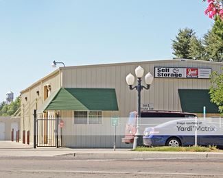 Photo 3 of Lock-Leave Self Storage - 344 East Dinuba Avenue, Reedley, CA