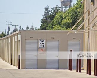 Photo 4 of Lock-Leave Self Storage - 344 East Dinuba Avenue, Reedley, CA