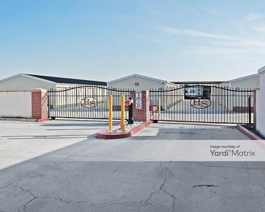 Storage Units for Rent available at 1885 East Dinuba Avenue, Reedley, CA 93654