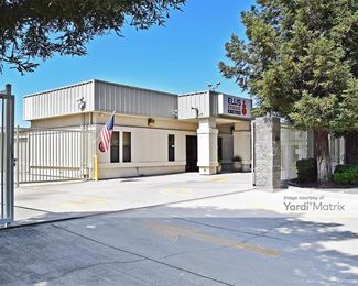 Photo 4 of Ellis Storage - 3719 Tully Road, Modesto, CA