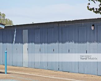Photo 4 of Lucky-s Mini Storage - 385 North 19th Avenue, Lemoore, CA