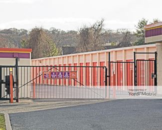 Photo 3 of Public Storage - 544 Middle Country Road, Coram, NY