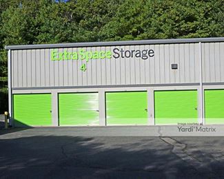 Photo 3 of Extra Space Storage - 9 Hardscrable Court, East Hampton, NY