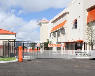 Photo 4 of Public Storage - 39 SE 1st Street, Deerfield Beach, FL