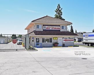 Photo 2 of California Self Storage - 1338 West Yosemite Avenue, Manteca, CA