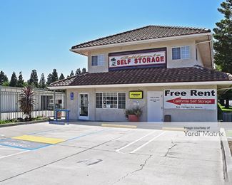 Photo 4 of California Self Storage - 1338 West Yosemite Avenue, Manteca, CA