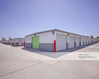 Photo 2 of SecurCare Self Storage - 1111 1st Street, Escalon, CA