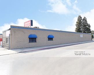 Photo 2 of CubeSmart Self Storage - 625 South Lovers Lane, Visalia, CA