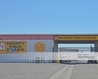 Photo 2 of Security Public Storage - 4420 North Blackstone Avenue, Fresno, CA