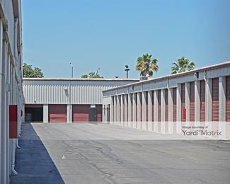 Photo 3 of Security Public Storage - 4420 North Blackstone Avenue, Fresno, CA