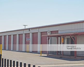 Photo 4 of Security Public Storage - 4420 North Blackstone Avenue, Fresno, CA