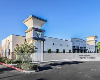 Photo 3 of Stor It Self Storage - 2491 Alluvial Avenue, Clovis, CA