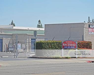 Storage Units for Rent available at 370 West Alluvial Avenue, Fresno, CA 93650