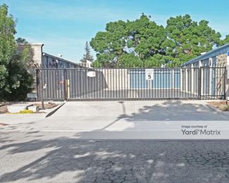 Photo 3 of B-R Self Storage - 7777 Kelley Drive, Stockton, CA