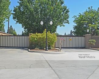 Photo 2 of Derrel-s Mini Storage - 1191 East Nees Avenue, Fresno, CA