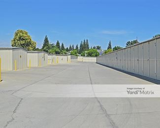 Photo 4 of Derrel-s Mini Storage - 1191 East Nees Avenue, Fresno, CA