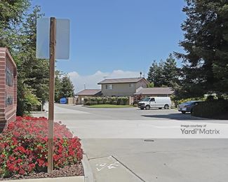 Photo 4 of Derrel-s Mini Storage - 990 North Mooney Blvd, Tulare, CA