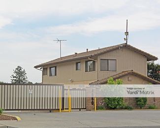 Photo 2 of Derrel-s Mini Storage - 4660 East Dakota Avenue, Fresno, CA