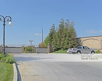 Photo 2 of Derrel-s Mini Storage - 842 West China Grade Loop, Bakersfield, CA