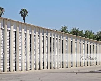 Photo 4 of StorMax - 1958 East El Monte Way, Dinuba, CA