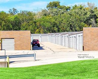 Photo 4 of Extra Space Storage - 1205 Milwaukee Avenue, Glenview, IL