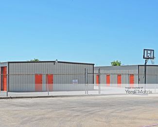 Photo 4 of Wesley Street Storage - 8604 Wesley Street, Greenville, TX