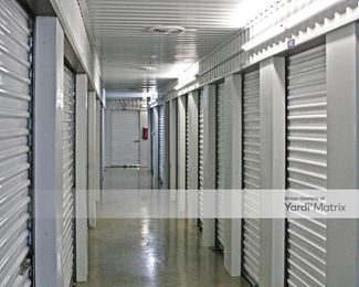 Photo 3 of Extra Space Storage - 811 South Hampton Road, DeSoto, TX