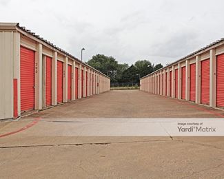 Photo 2 of Public Storage - 1605 Vilbig Road, Dallas, TX