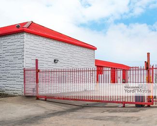 Photo 3 of Public Storage - 1102 West Pioneer Pkwy, Grand Prairie, TX