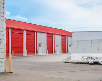 Photo 4 of Public Storage - 1102 West Pioneer Pkwy, Grand Prairie, TX