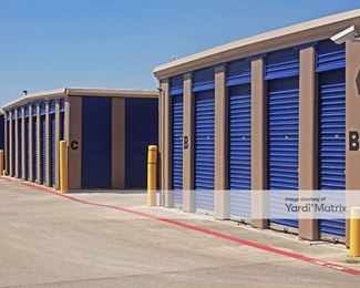 Photo 3 of Macho Self Storage - 3930 Valley View Lane, Irving, TX