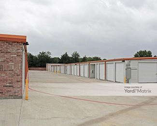 Photo 3 of Extra Space Storage - 730 East Wheatland Road, Duncanville , TX