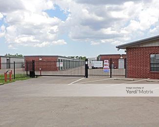 Photo 2 of Rightspace Storage - 3800 West US 80, Terrell, TX