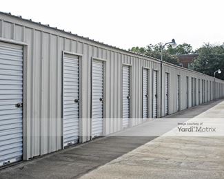 Photo 2 of Waxahachie Self Storage - 211 Ferris Avenue, Waxahachie, TX