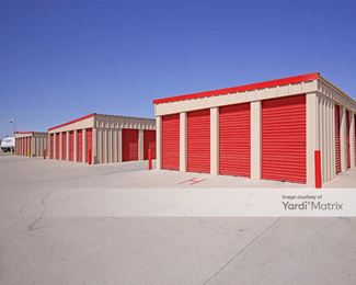 Photo 5 of SecurCare Self Storage - 711 Weedpatch Hwy, Bakersfield, CA