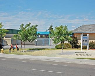 Photo 4 of StorMax - 125 Tozer Street, Madera, CA