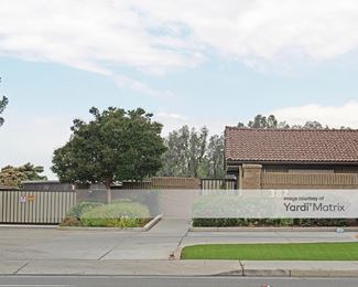 Photo 1 of Derrel-s Mini Storage - 382 East Alluvial Avenue, Fresno, CA