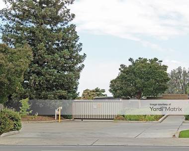 Storage Units for Rent available at 382 East Alluvial Avenue, Fresno, CA 93720