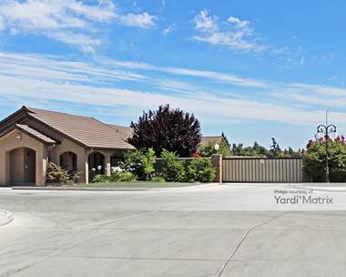 Storage Units for Rent available at 5340 East Kings Canyon Road, Fresno, CA 93727
