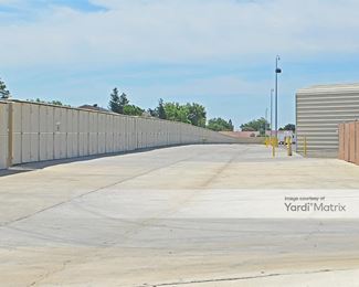 Photo 3 of Derrel-s Mini Storage - 5645 West Shaw Avenue, Fresno, CA