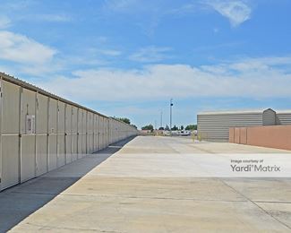 Photo 4 of Derrel-s Mini Storage - 5645 West Shaw Avenue, Fresno, CA