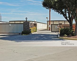 Photo 4 of Derrel-s Mini Storage - 2425 North Santa Fe Avenue, Merced, CA