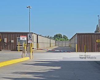 Photo 2 of Derrel-s Mini Storage - 3275 West Ashlan Avenue, Fresno, CA