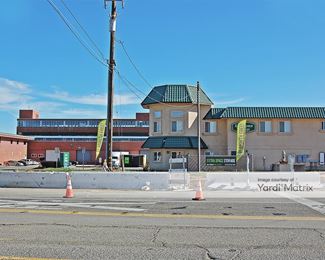 Photo 1 of Extra Space Storage - 787 East 11th Street, Tracy, CA