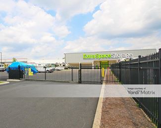 Photo 2 of Extra Space Storage - 919 Lincoln Hwy, Morrisville, PA