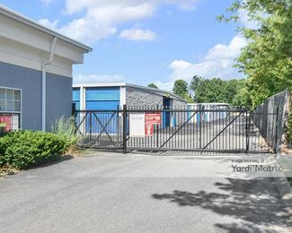 Photo 3 of Devon Self Storage - 63 New Shackle Island Road, Hendersonville, TN